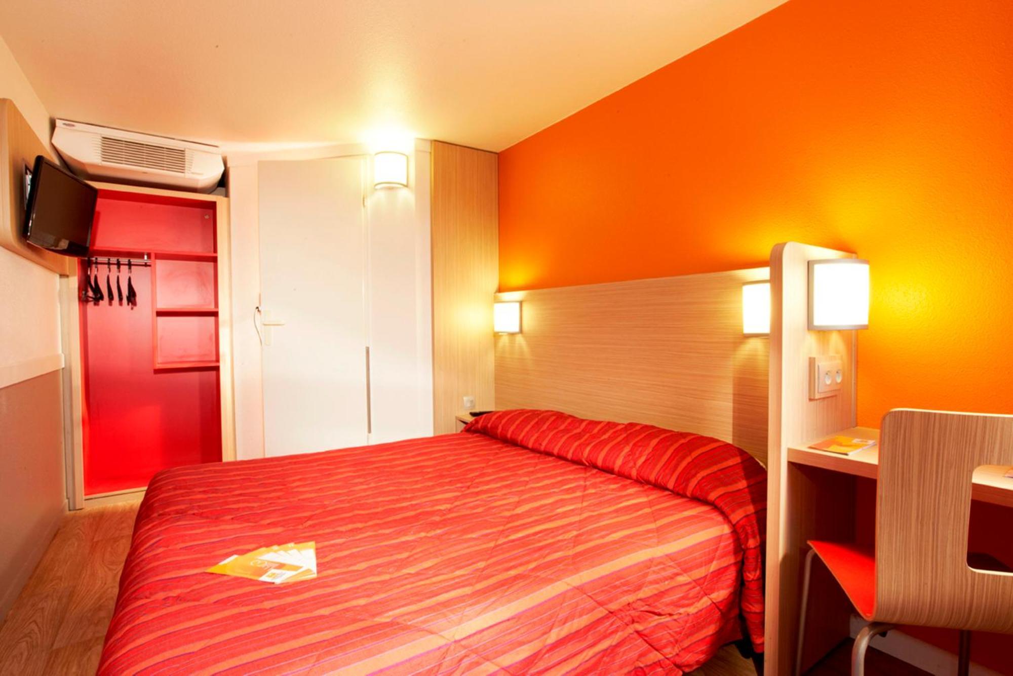 พรีเมียรคลาสลีออนเอสแอโรพอร์ตเซนต์เอ็กซ์เพอรี่ Hotel แซ็งต์-โลรองต์-เดอ-มูร์ ภายนอก รูปภาพ